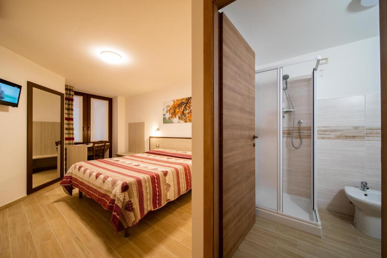 Chambres D'Hotel A Rosy Aosta Buitenkant foto