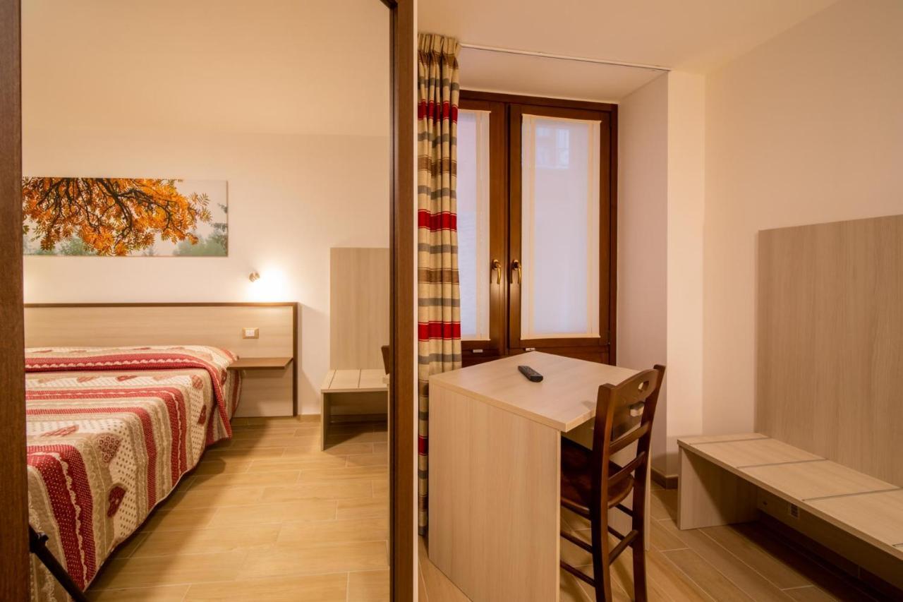 Chambres D'Hotel A Rosy Aosta Buitenkant foto